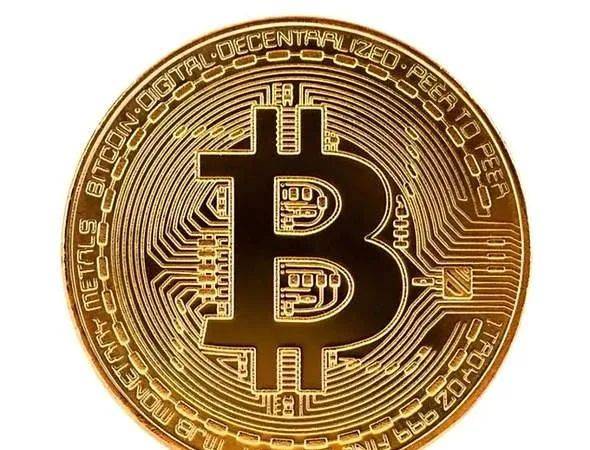 美：我们宣布比特币合法！中：我们宣布比特币非法！美：我们宣布比特币可自由交易，中：我们宣布比特币不可交易